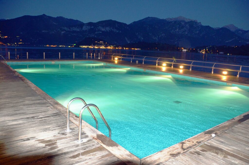 Las claves para una iluminación de piscinas exitosa