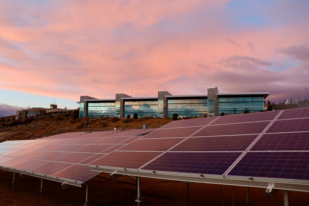 Consigue una vivienda sostenible con placas solares fotovoltaicas esta temporada