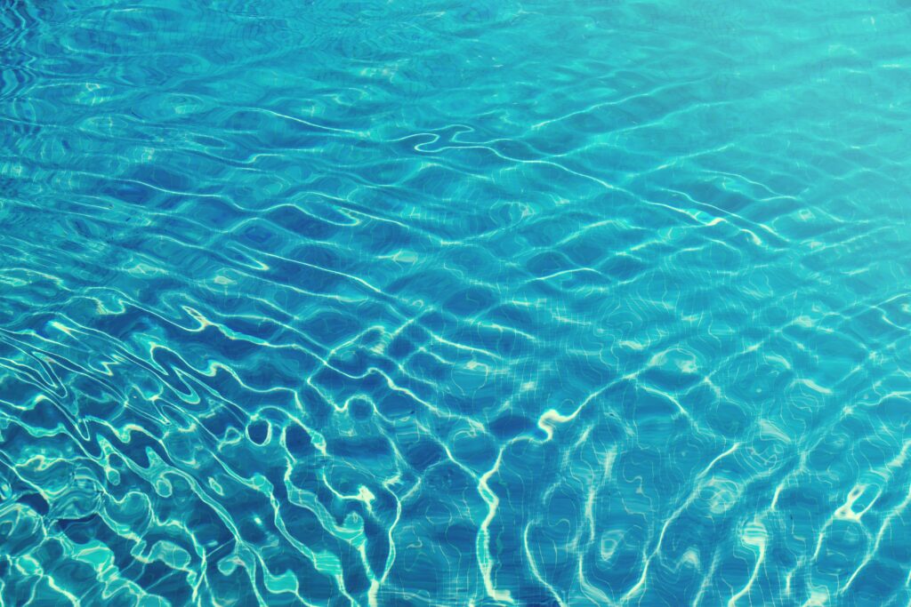 Trucos para evitar la congelación del agua de piscina en invierno