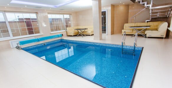 Cobertor de piscina de invierno o de verano, ¿en qué se diferencian?
