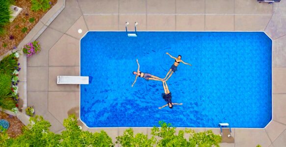 Revestimientos de piscinas que revolucionarán el estilo de tu jardín