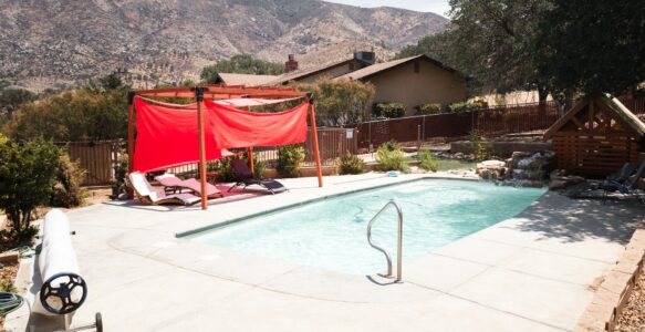 ¿Piscinas prefabricadas o de obra? Elige la mejor para ti