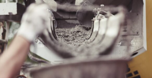 Piscina en el jardín ¿Se requiere un permiso de construcción?