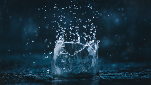 ¿Agua de pozo o agua del grifo? ¿Qué agua verter en la piscina?