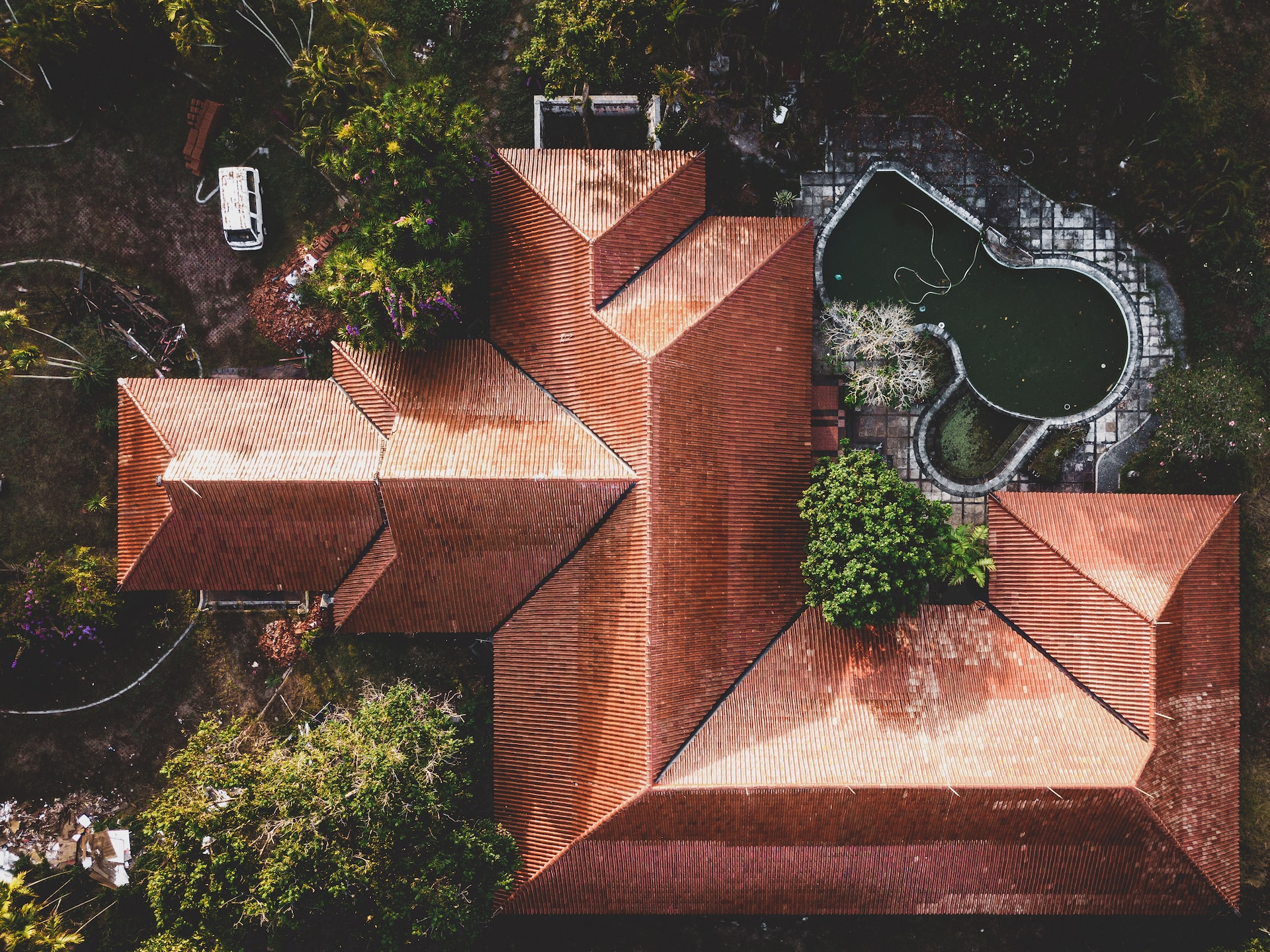 Descubre los diferentes tipos de permisos de construcción de piscinas