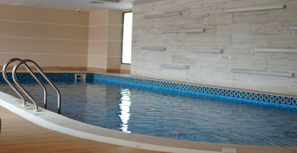 ¿Cuál es el mejor lugar para montar el skimmer de piscina?