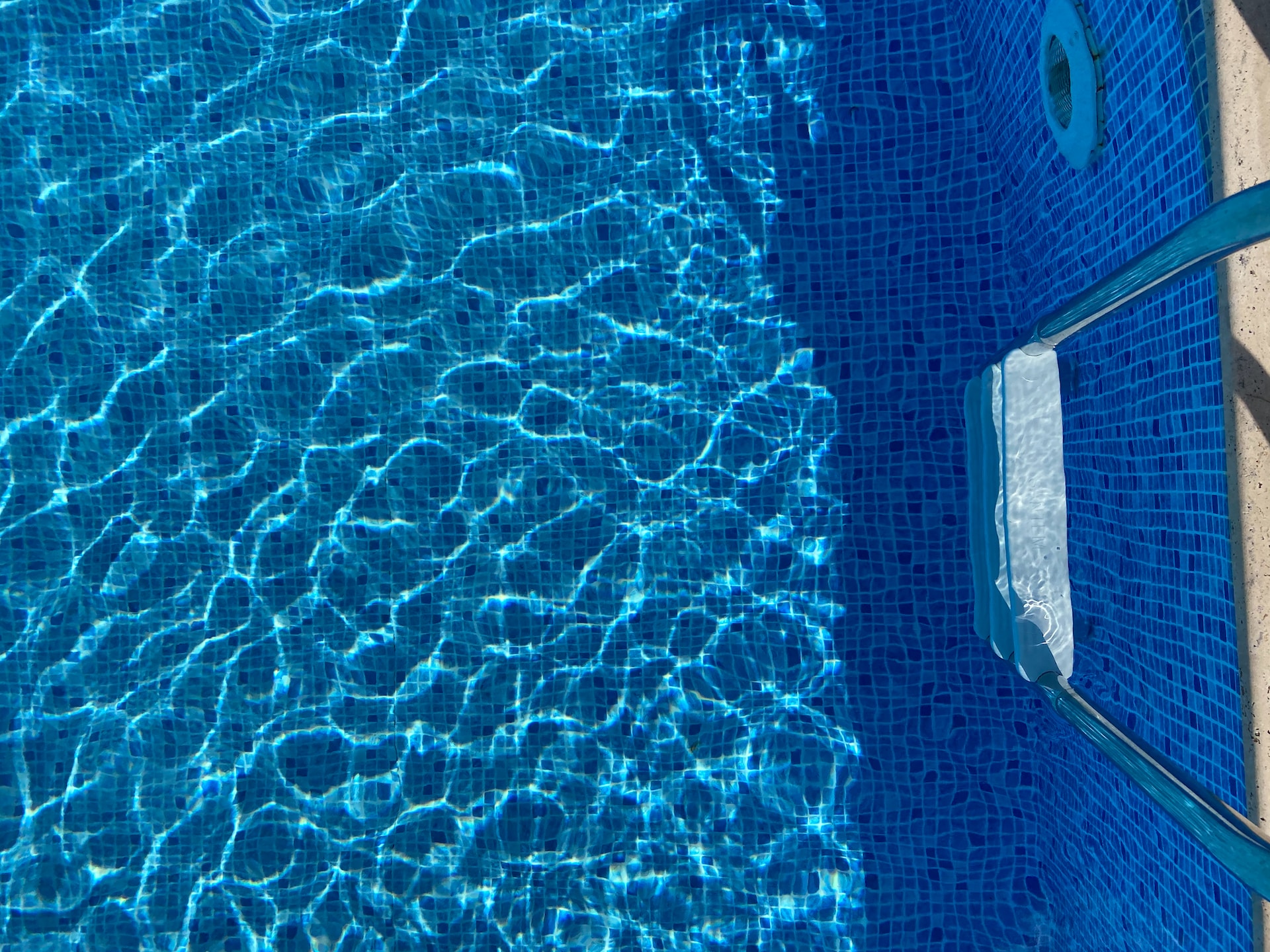 ¿Es necesario contar con un seguro para tu piscina?