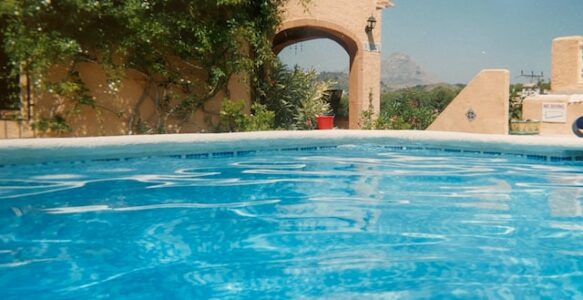 ¿Qué tipos de medios filtrantes existen para una piscina?
