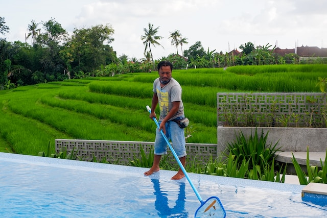 ¿Con qué frecuencia debes limpiar tu piscina_