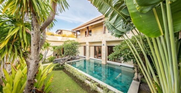 Piscina en el jardín: ¿es necesario un permiso de construcción?
