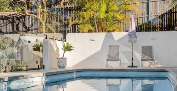 ¿Con qué frecuencia debo utilizar productos químicos para mi piscina?