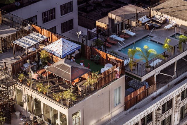 ¿Puedo colocar una piscina en mi terraza o azotea?