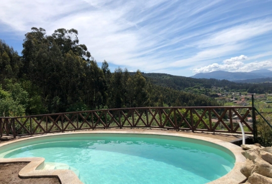 Piscina de poliéster vs. piscina de hormigón: ventajas y desventajas