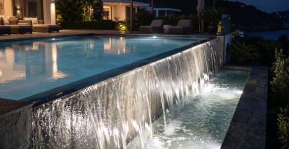 Iluminación LED piscina: ideas para diseño exterior
