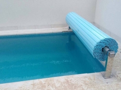 Cubierta de persina manual piscina Flotante 6 X 3 mts