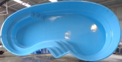 Vaso piscina prefabricada de poliester Fenix de 4 10 x 8 20 metros y 1 03 1 70 profundidad