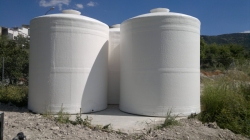 Deposito de agua potable poliester vertical