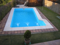 Vaso piscina prefabricada de calidad en poli  ster modelo Lourdes 1 de 5 8 x 3 3 metros y 1 17 1 5 profundidad